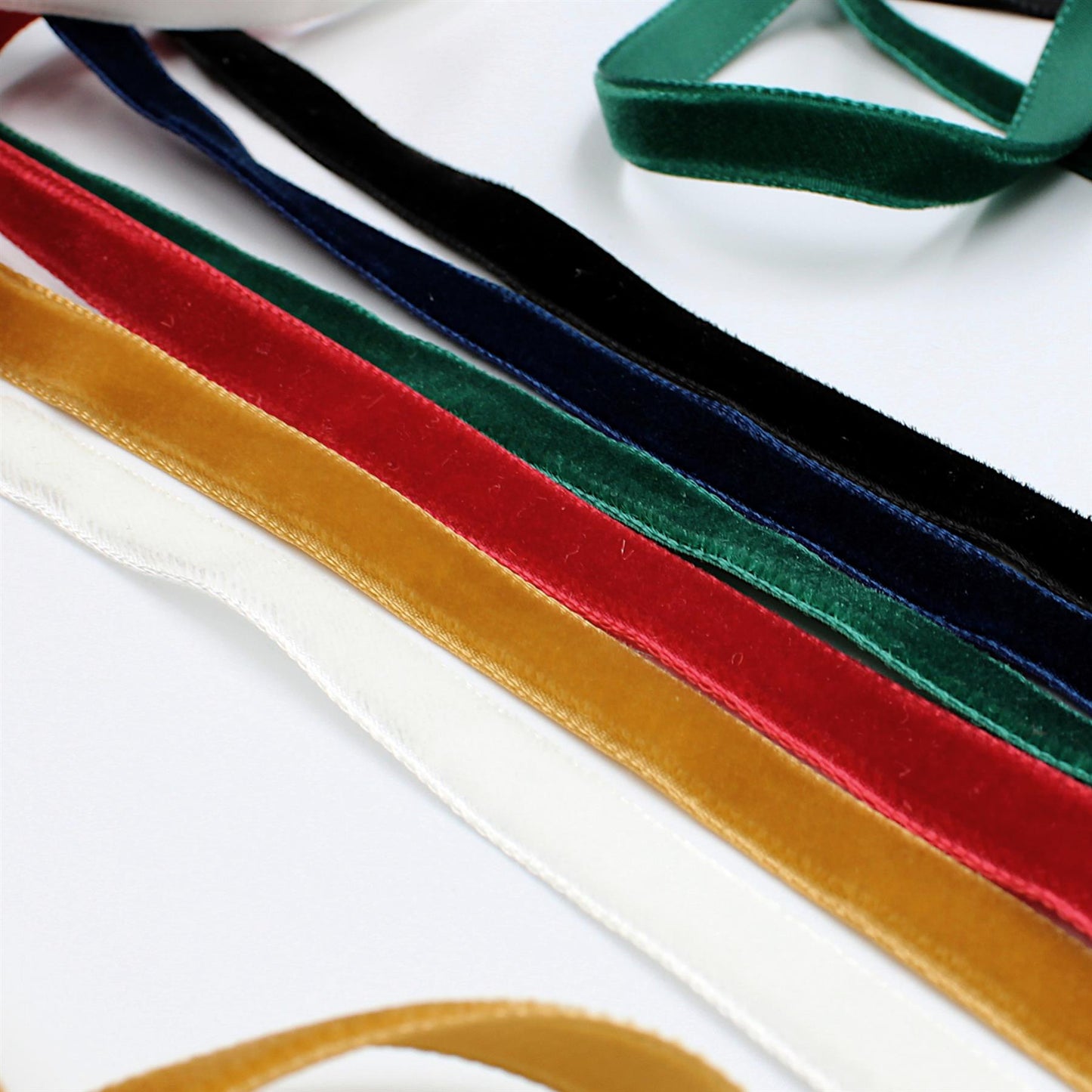 Narrow Velvet Ribbon - 9mm x 10 metres - 6002