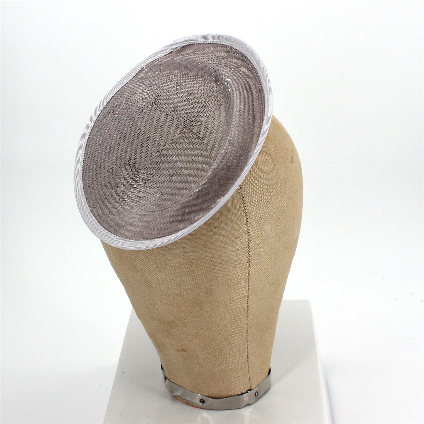 UK Made Straw Pleated Disc Saucer 18x16cm - HA017