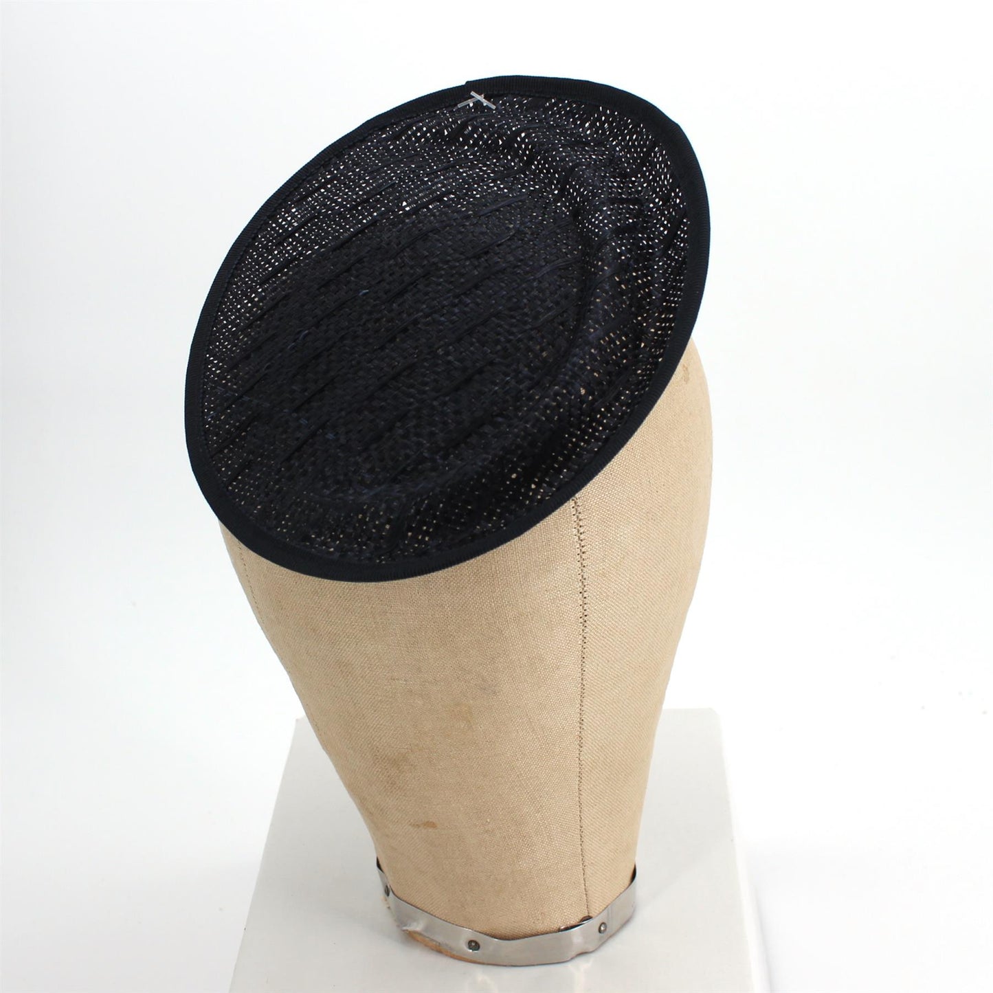 UK Made Straw Pleated Disc Saucer 18x16cm - HA017