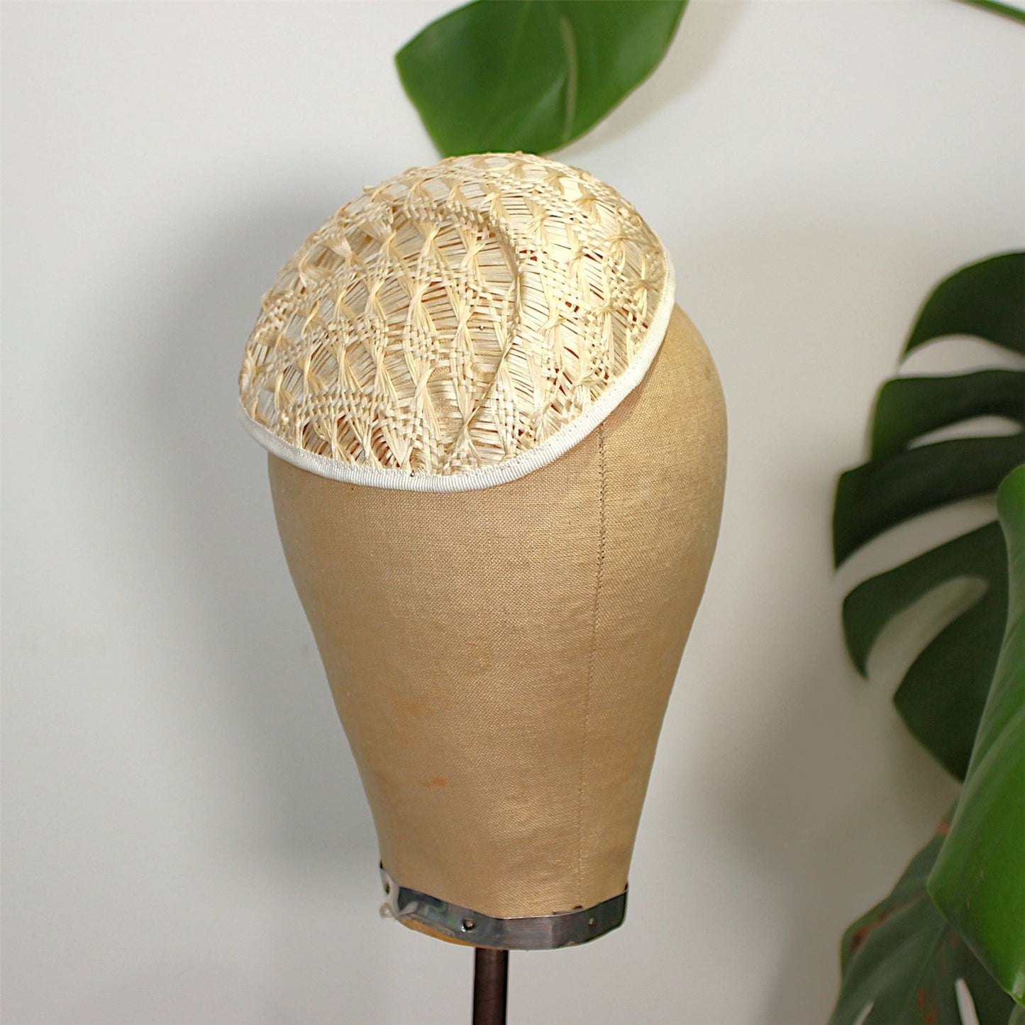 UK Made Domed Straw Hat Base 19x15.5cm HA033